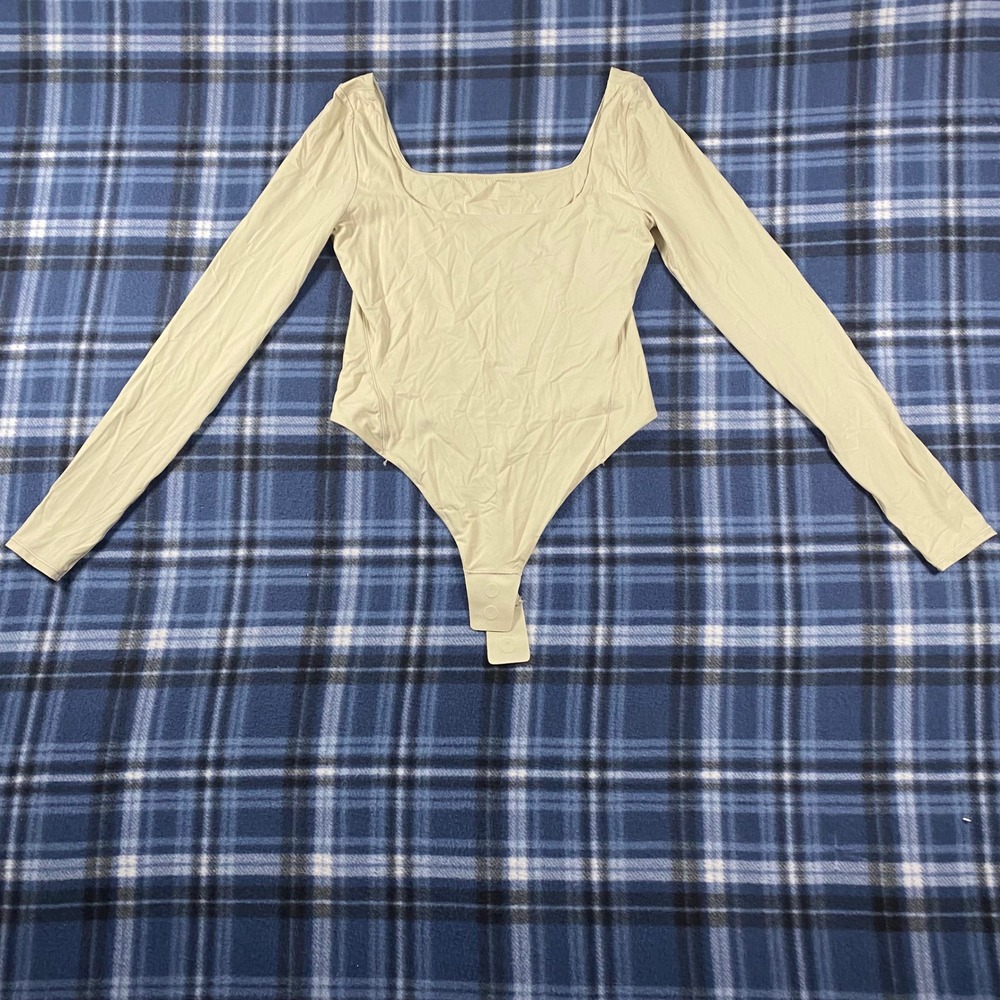 Lululemon Wundermost Bodysuit Tan Beige Square Neck Long‎ Sleeve Size Small